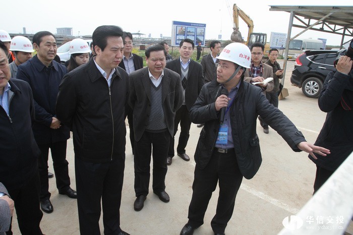 省委常委、市委書記黃楚平調(diào)研白洋港口新區(qū).jpg